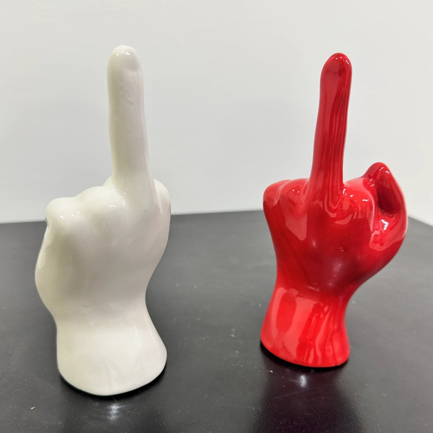 Dito Medio in Ceramica – L’Arte dell’Irriverenza - Mamma' Art