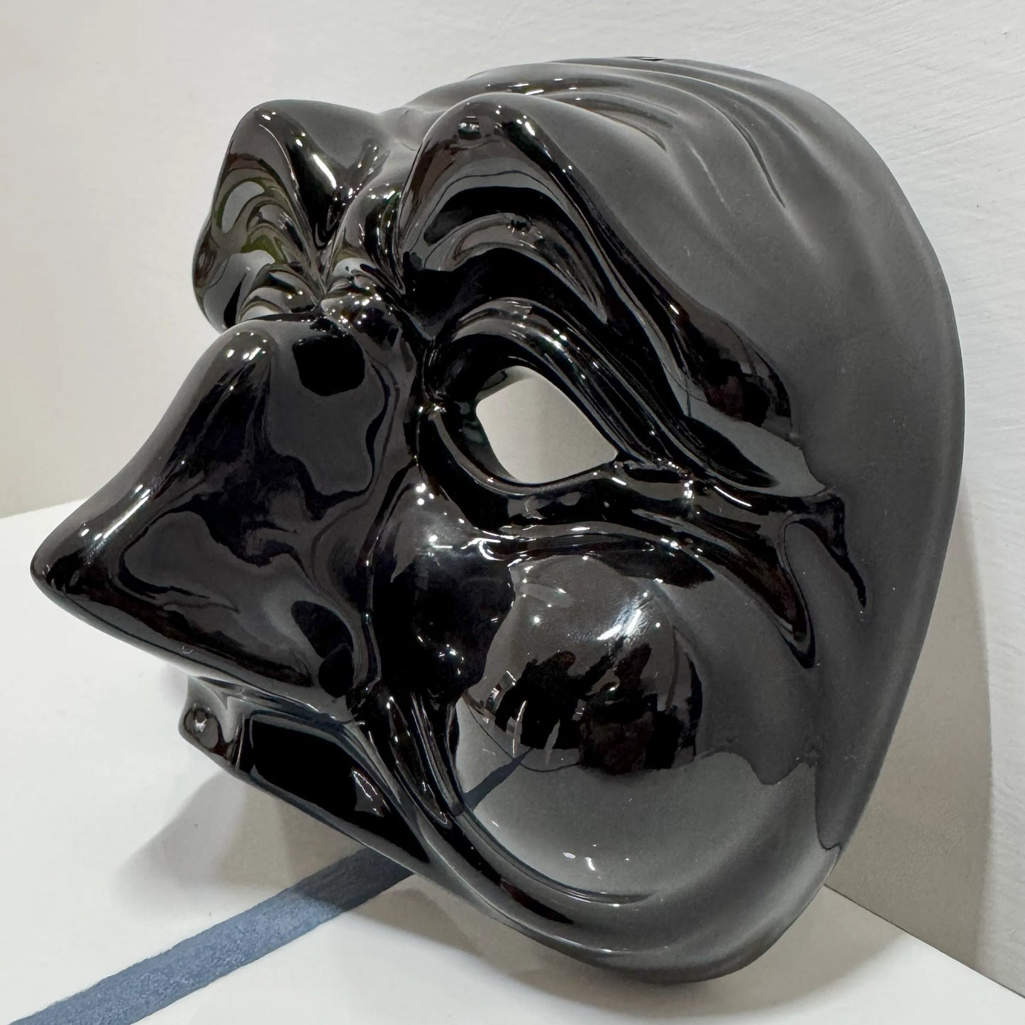Maschera di Pulcinella Pop – Nero Pece - Mamma' Art