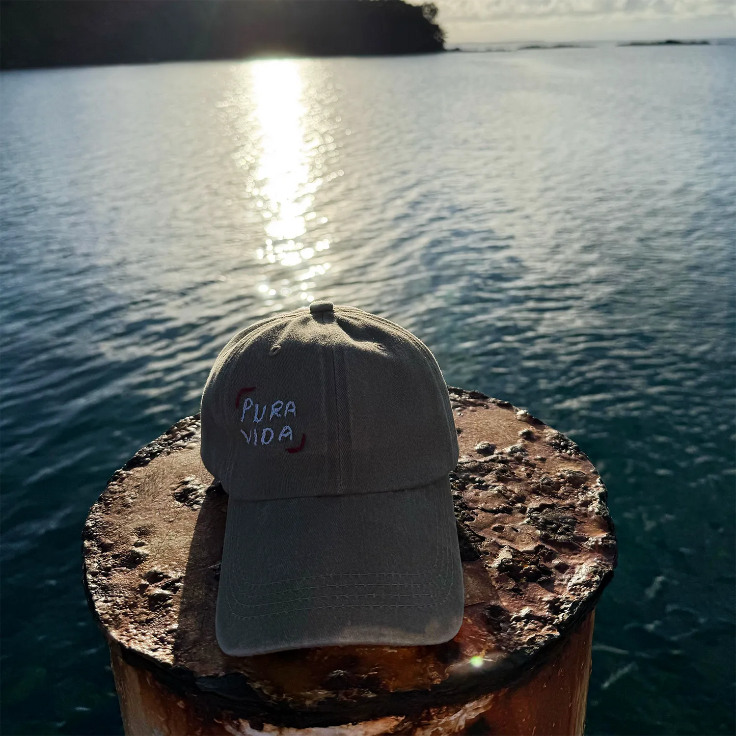 PURA VIDA – Il cappello pop per chi la prende a modo suo - Mamma' Art