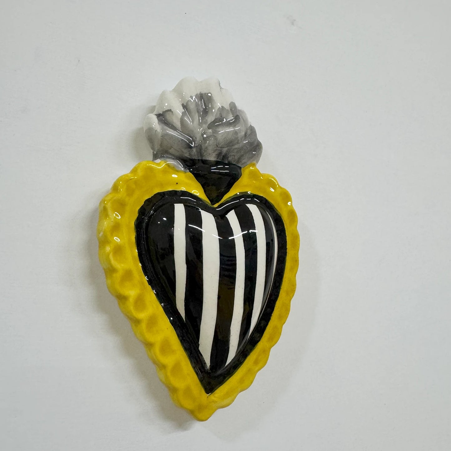 Sacro Cuore "Strisce Ribelli" – Quando l’Amore è in Bianco e Nero! - Mamma' Art