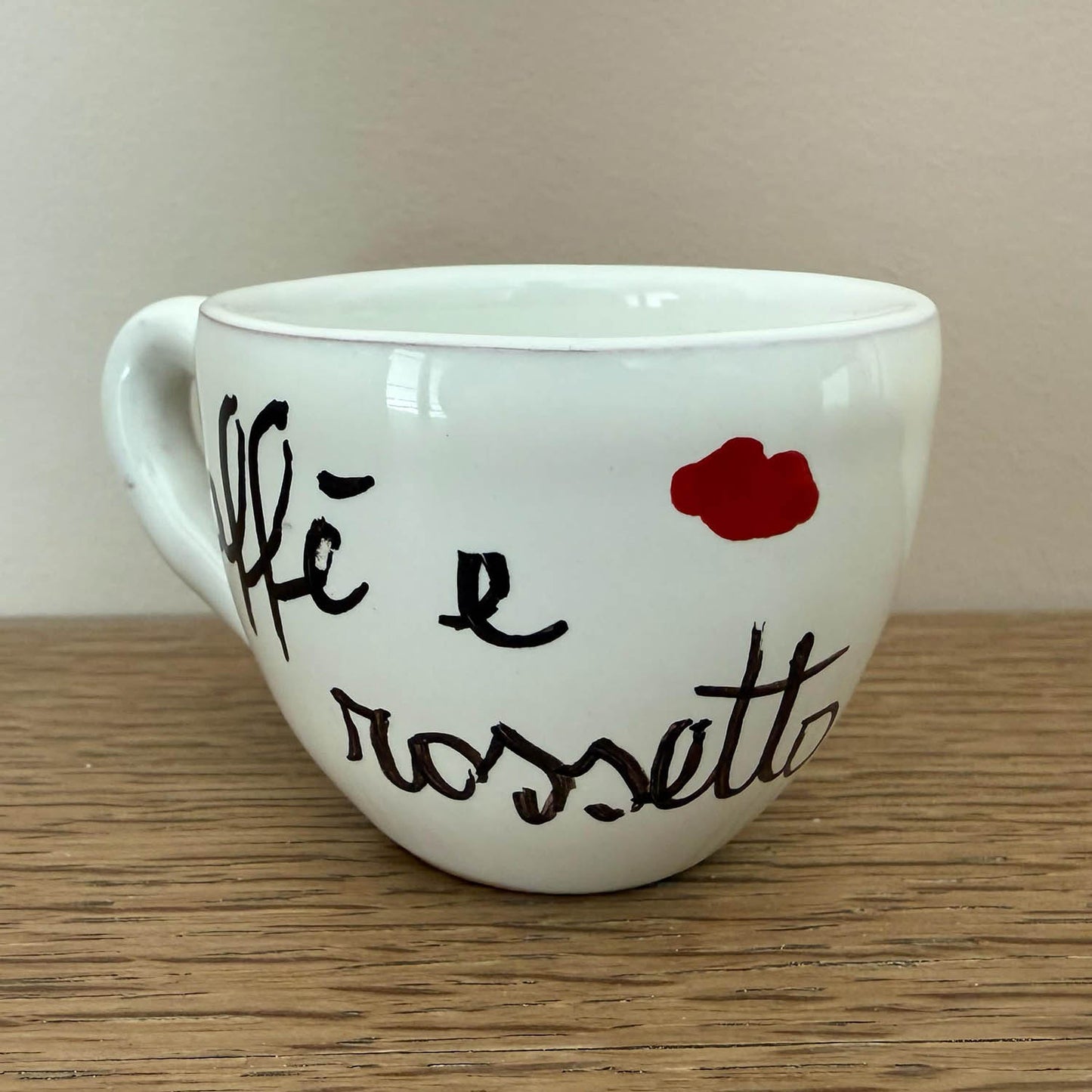 Tazzina "Caffè e Rossetto" – Sorsi di stile con un bacio pop - Mamma' Art