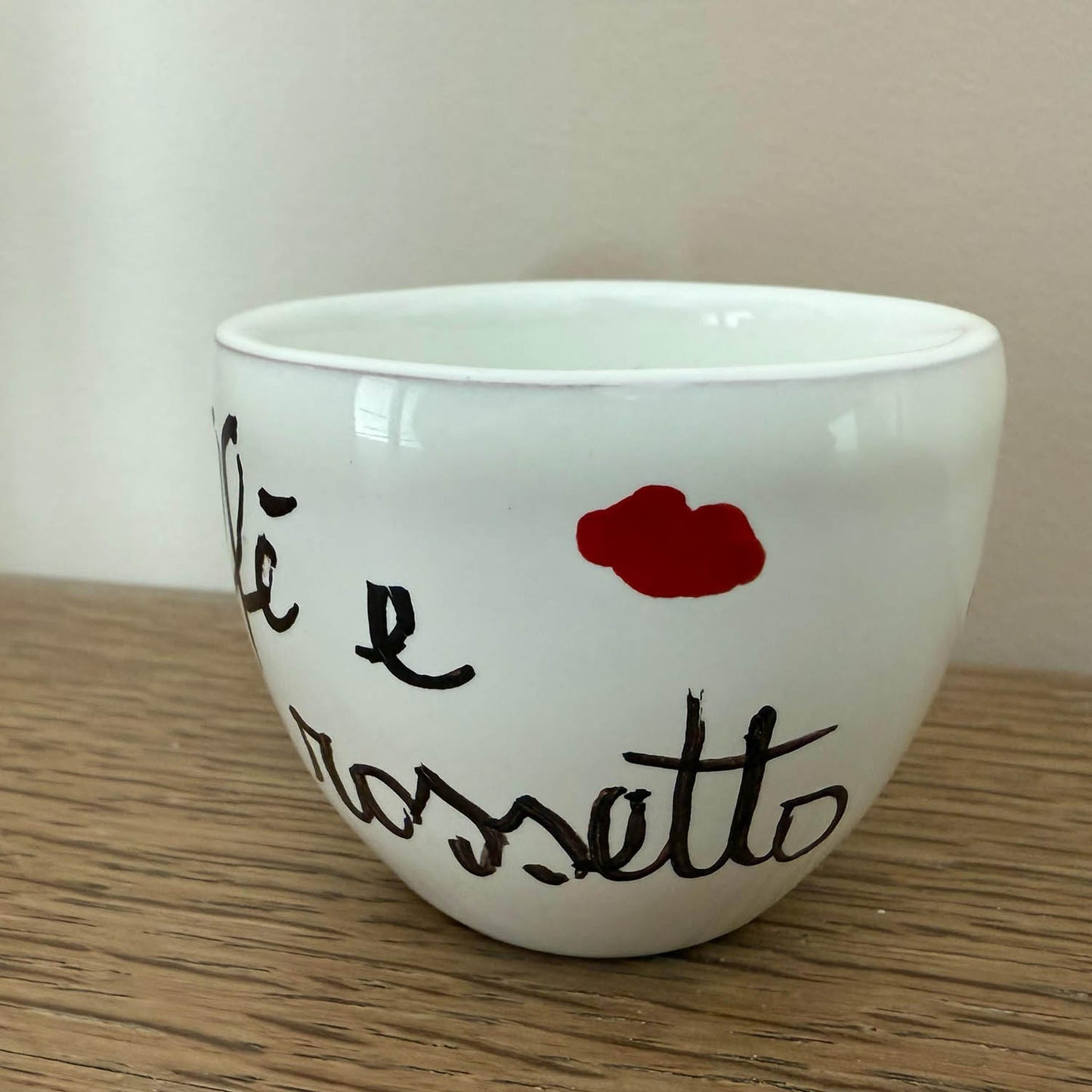 Tazzina "Caffè e Rossetto" – Sorsi di stile con un bacio pop - Mamma' Art
