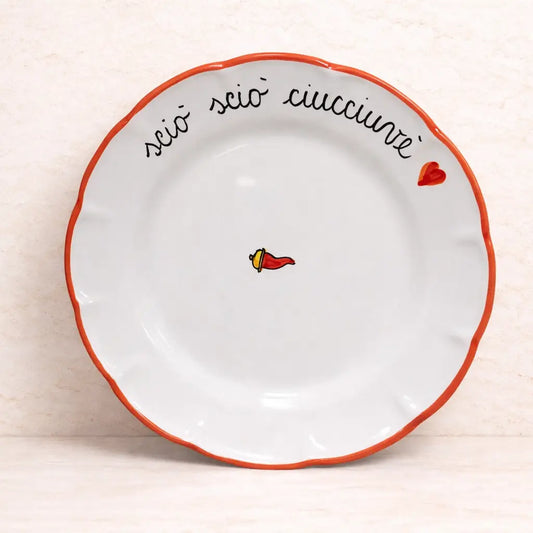 Piatto Piano “Sciò Sciò Ciucciuvè” con Corno Scaramantico in Ceramica Pop di Vietri