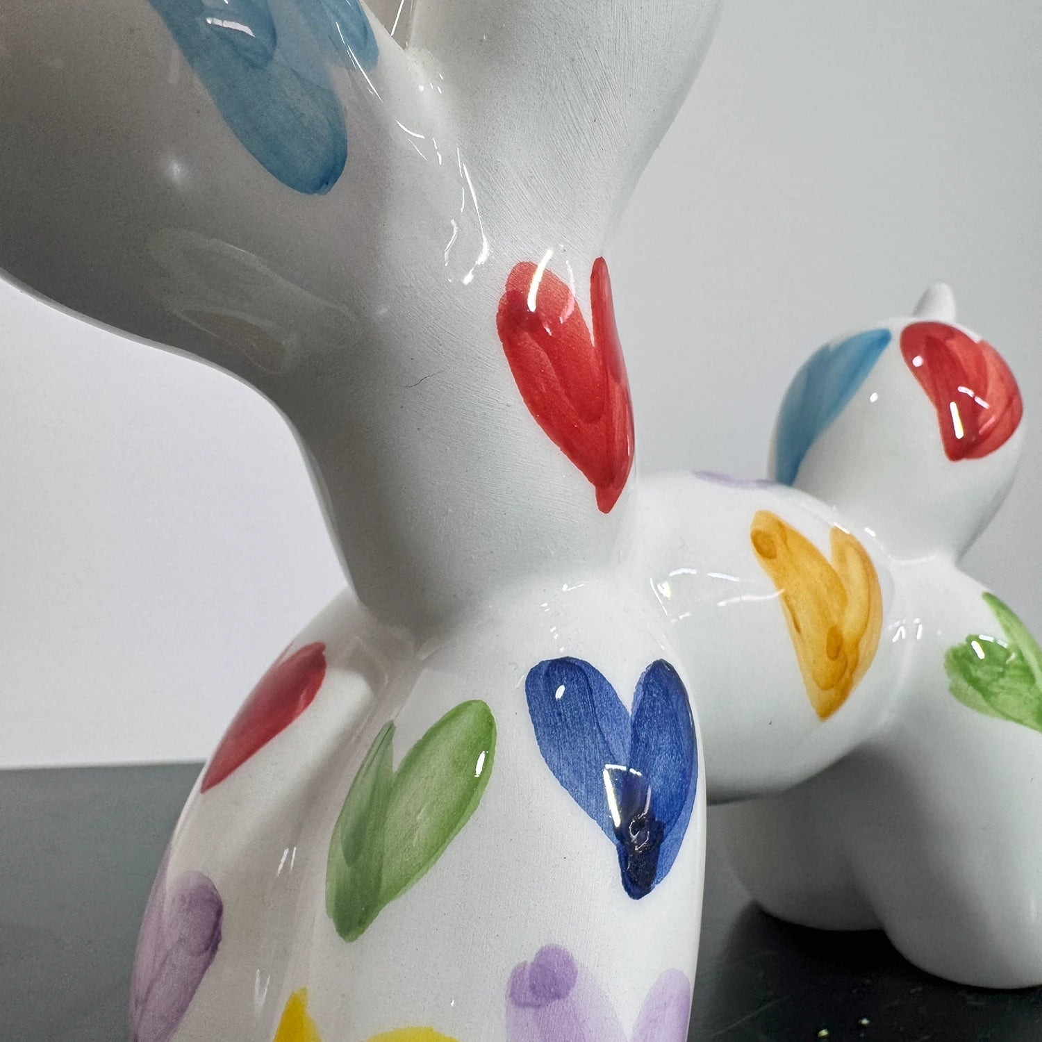Cane Palloncino in Ceramica Multicolor Cuoricini – Il Tuo Amico Pop che Non Perde Pelo! - Mamma' Art