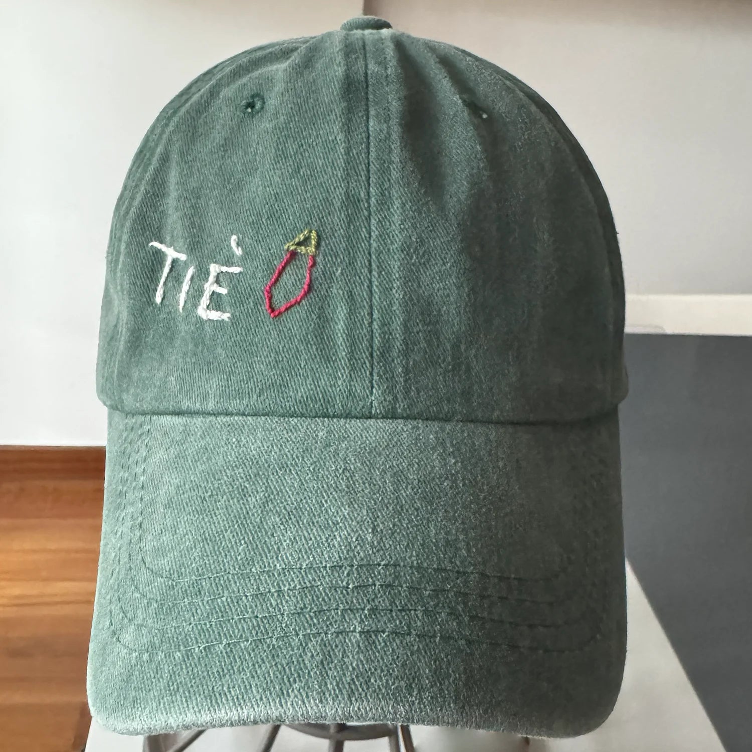 TIÈ – ‘O cappiell’ scaramantico ricamato a mano” - Mamma' Art