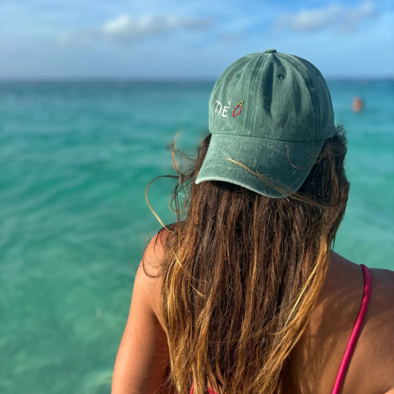 TIE’ – Il cappello pop che scaccia la sfortuna a colpi di stile! - Mamma' Art