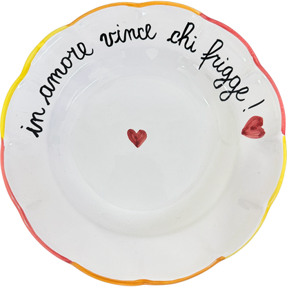 Piatto Fondo  – "IN AMORE VINCE CHI FRIGGE!" - Mamma' Art