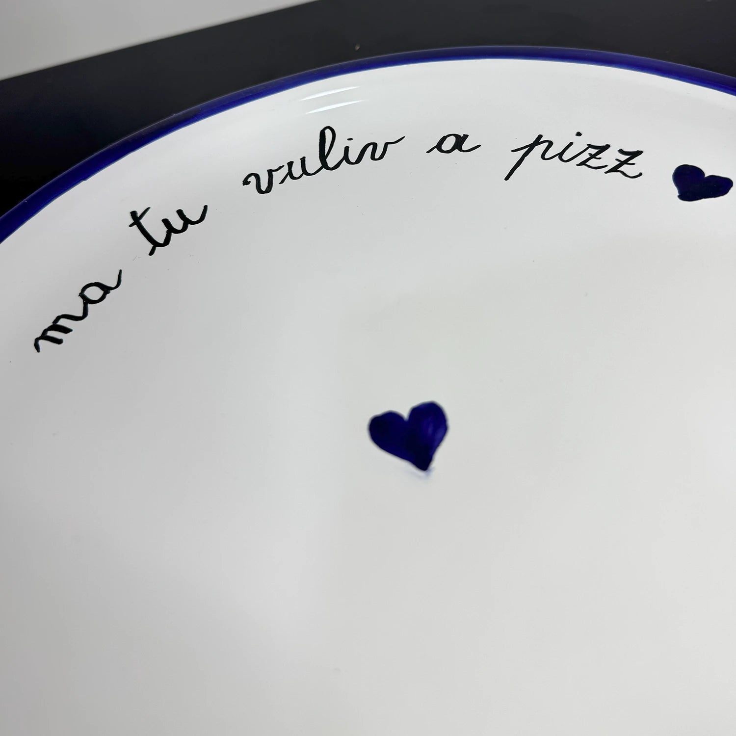 Piatto Pizza Blu "Ma Tu Vuliv A Pizz?" – La Domanda che Conta! - Mamma' Art