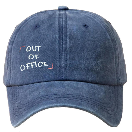 OUT OF OFFICE – Il cappello per chi ha staccato... pure il cervello